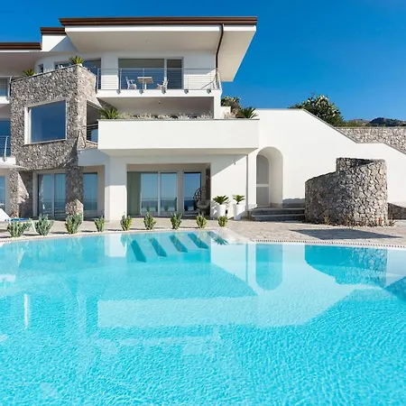 Susina Villa Giardini Naxos